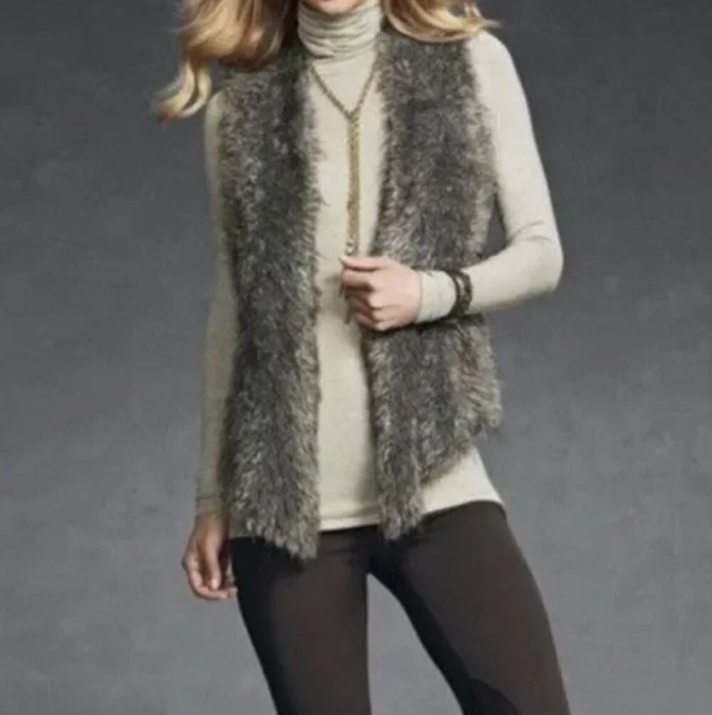 CAbi Shaggy Faux Fur Alpaca Mohair Knit Open Front Vest Size Medium Style # 180